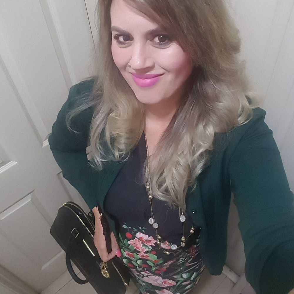 Meet your Posher, Manuela